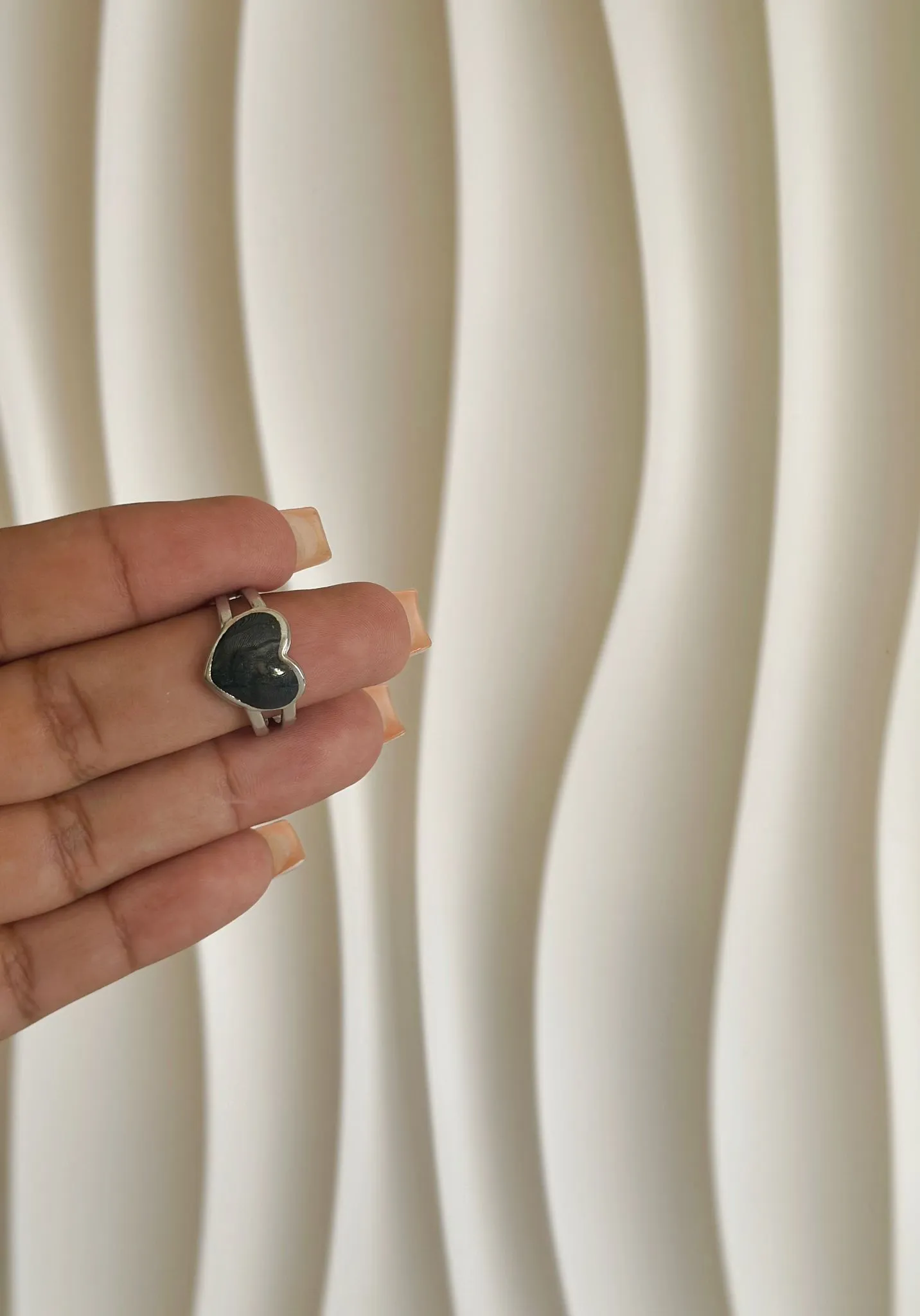 anillo corazon negro