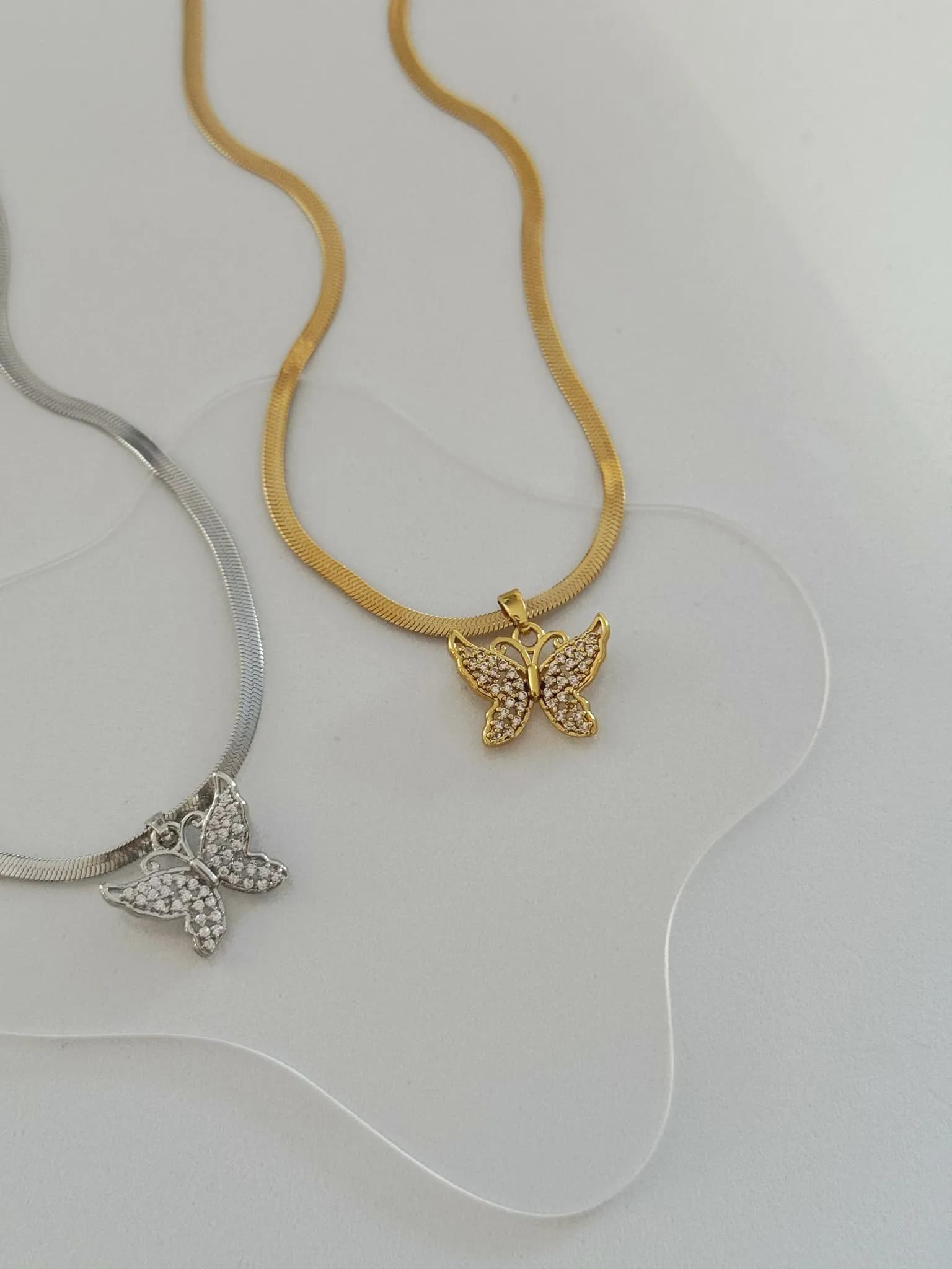 collar mariposa - Vista alternativa