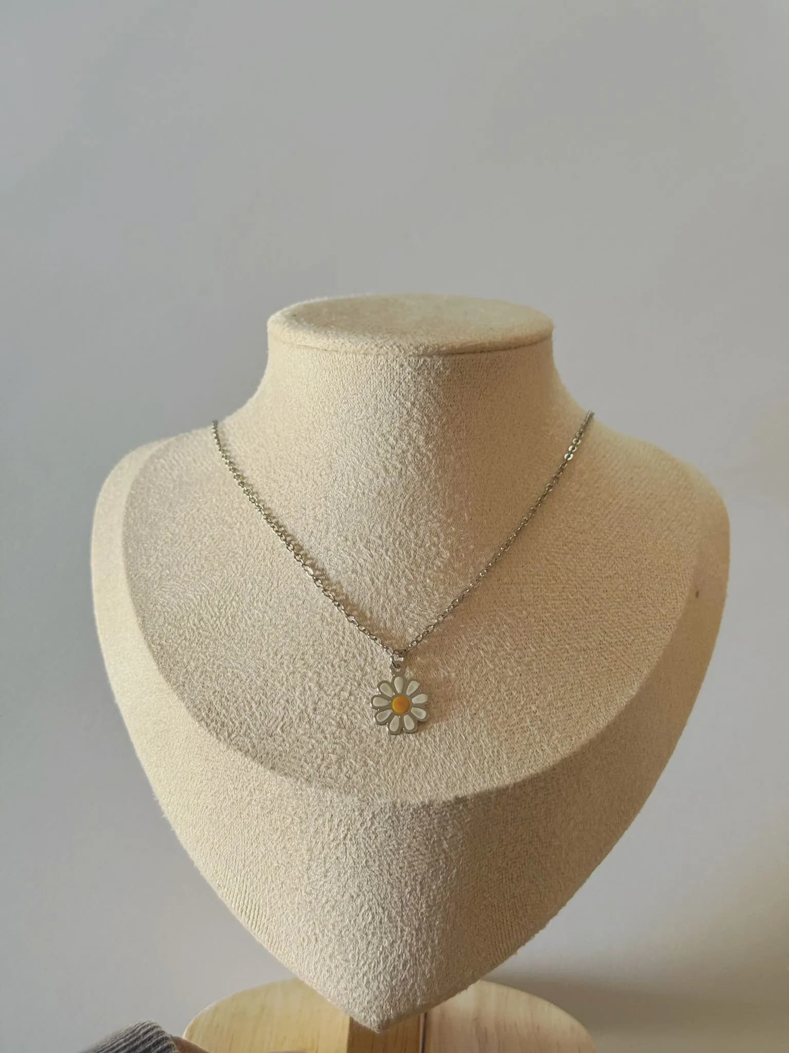 Collar margarita - Vista alternativa