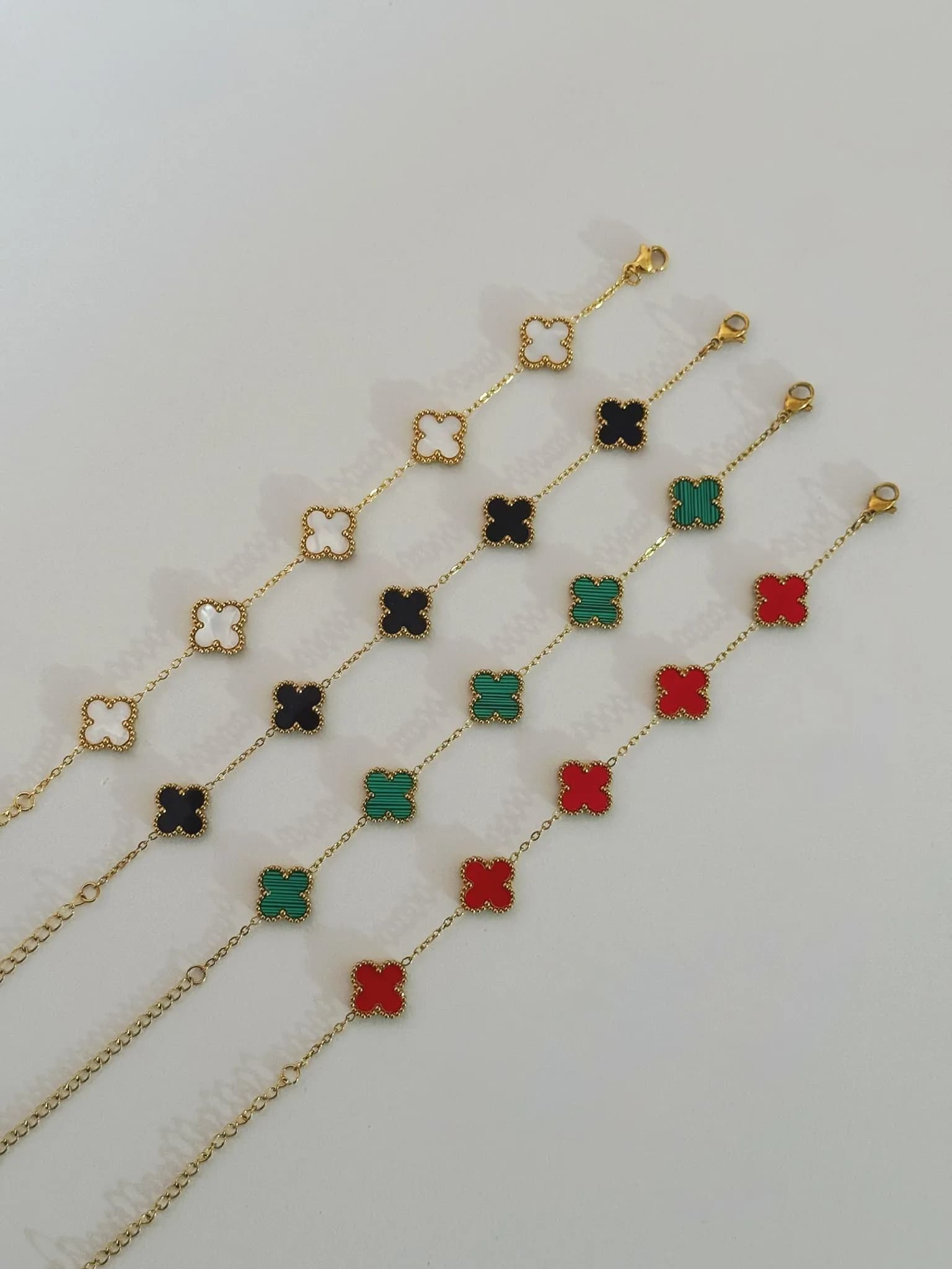 pulsera trebol dorada