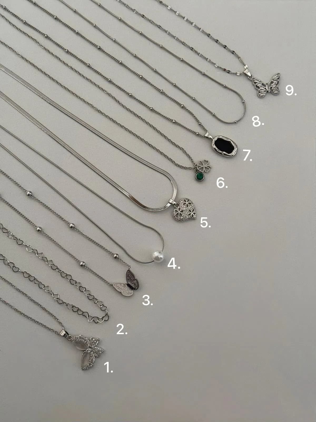 collares plateados 