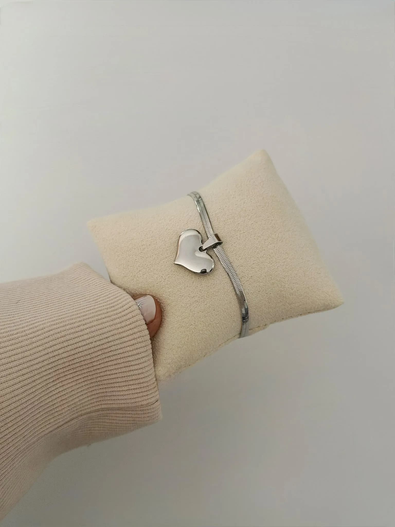 pulseras plateadas - Vista alternativa