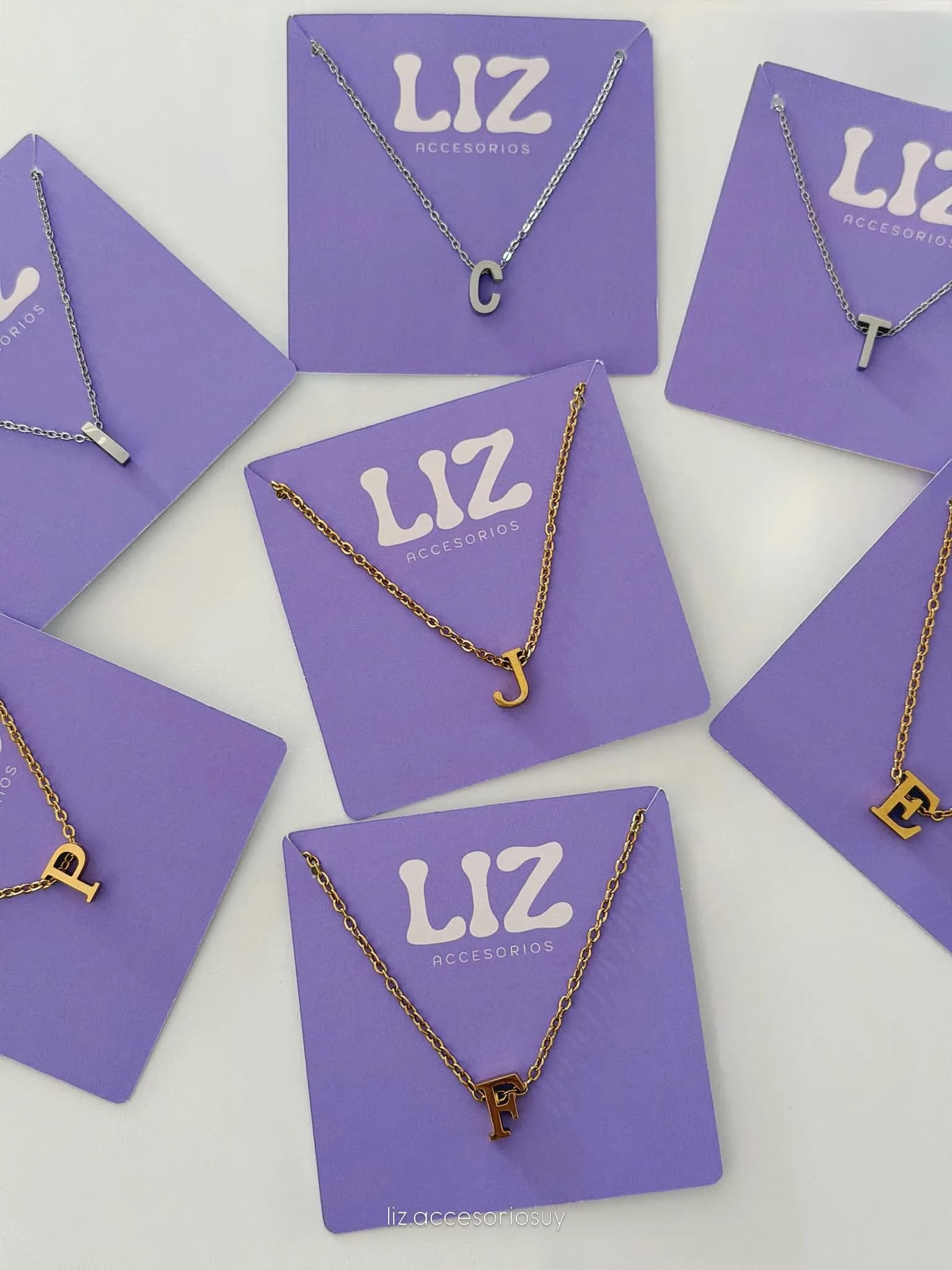 collar con iniciales